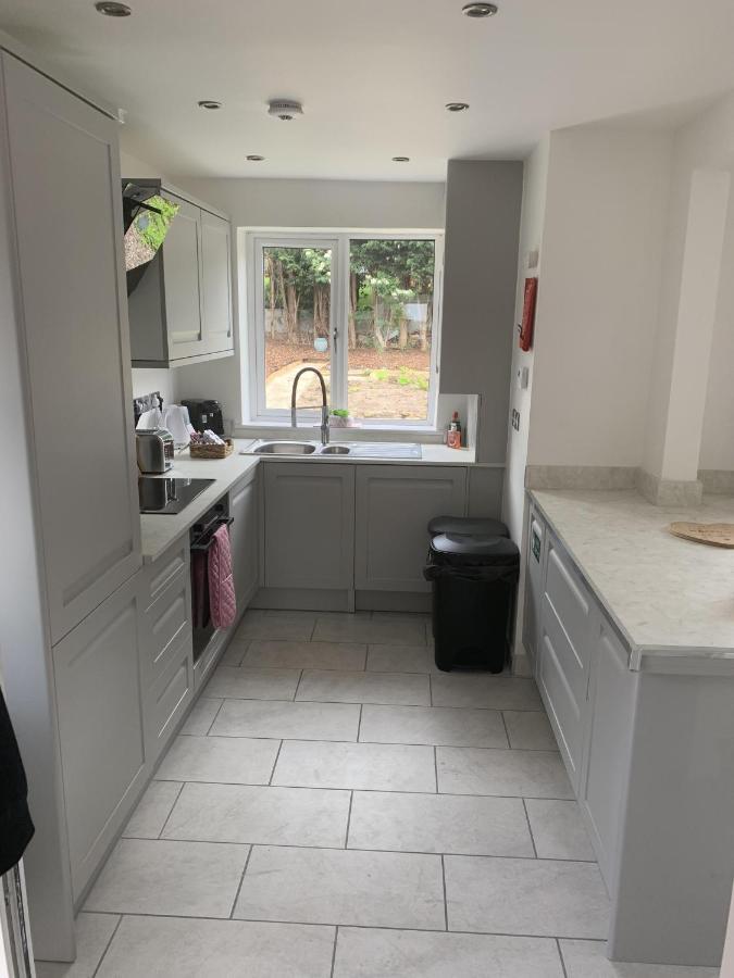 Crowthorne House, Beautiful 3 Bedroom Home For Upto 8 Guests, With Sofa Bed Cul-De-Sac With Private Driveway Νότιγχαμ Εξωτερικό φωτογραφία