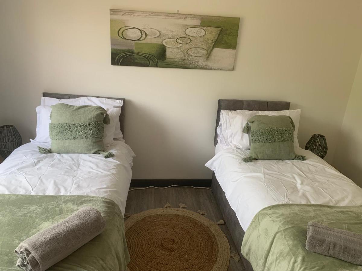 Crowthorne House, Beautiful 3 Bedroom Home For Upto 8 Guests, With Sofa Bed Cul-De-Sac With Private Driveway Νότιγχαμ Εξωτερικό φωτογραφία