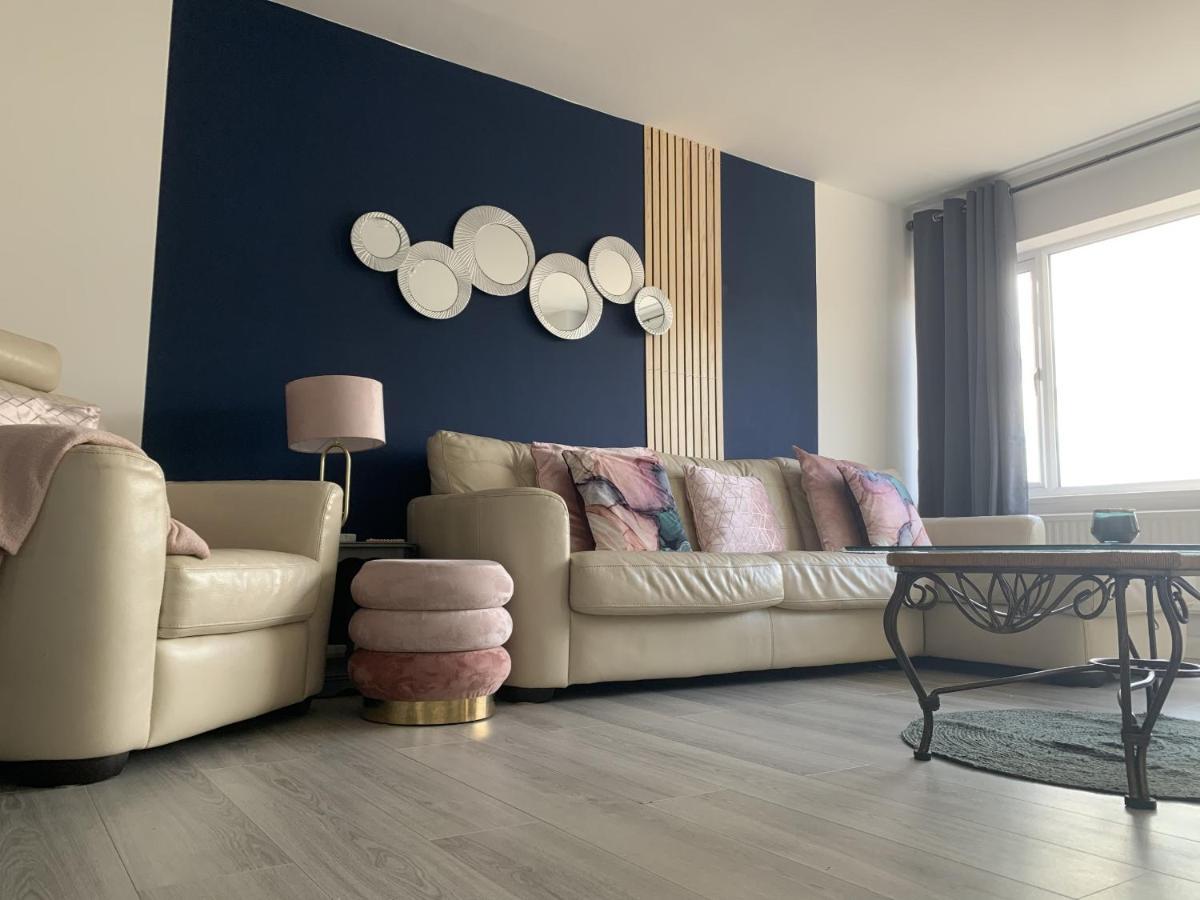 Crowthorne House, Beautiful 3 Bedroom Home For Upto 8 Guests, With Sofa Bed Cul-De-Sac With Private Driveway Νότιγχαμ Εξωτερικό φωτογραφία