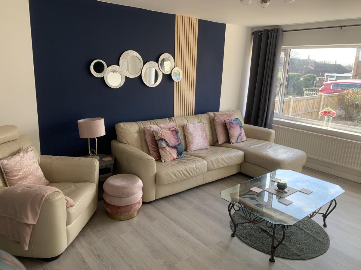 Crowthorne House, Beautiful 3 Bedroom Home For Upto 8 Guests, With Sofa Bed Cul-De-Sac With Private Driveway Νότιγχαμ Εξωτερικό φωτογραφία